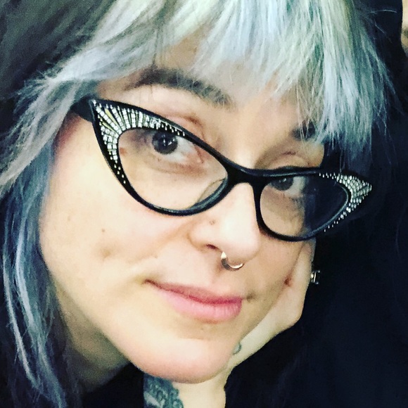 Meet your Posher, Hayley - Picture 3 of 8